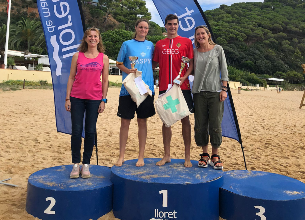 Adrià Luque i Zoe Berlig, guanyadors de la travessia (Lloret Aigües Obertes)