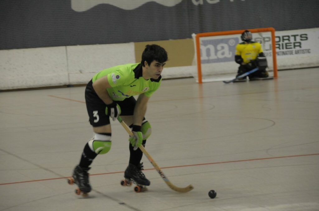 Xavi Pérez, durant el partit (Club Hoquei Lloret)