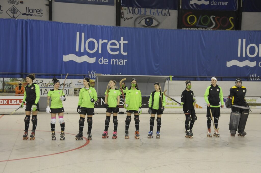 La secció femenina del Club Hoquei Lloret.