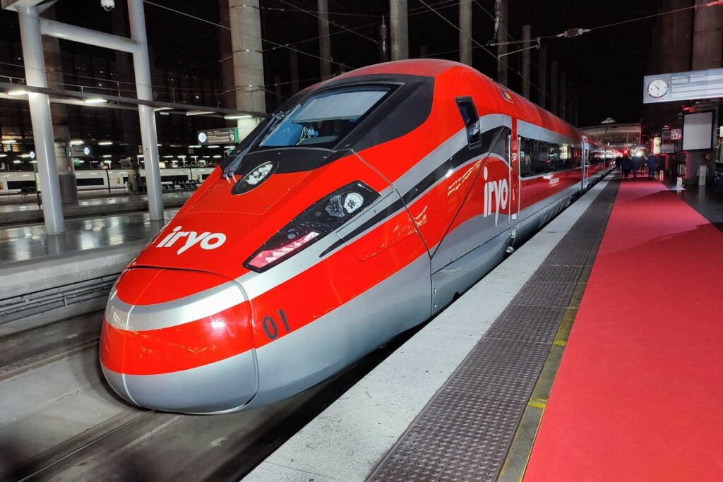 Un dels nous trens d'Iryo (Viajar en tren)
