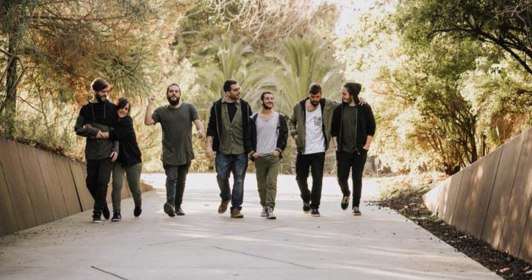La fusió de gèneres d’Itaca Band i les divertides versions de La Loca Histeria, aquest dissabte, a les Barraques de Carnaval