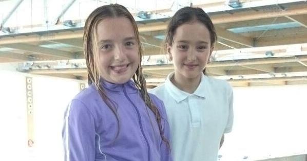Dues nedadores lloretenques, la Ruth i la Jana, en la final interterritorial de Cornellà