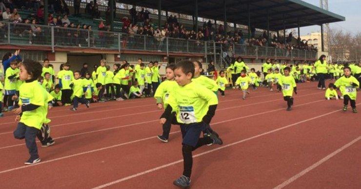 Els 670 alumnes de l’Àngels Alemany celebren les seves pròpies Olimpíades
