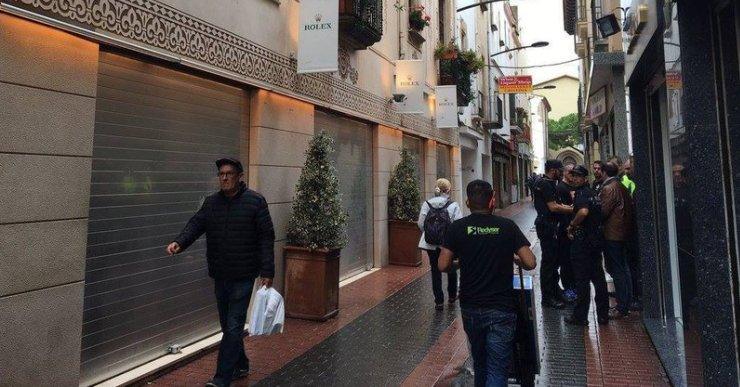 Demanen entre 2 i 4 anys de presó per als lladres de la joieria Grau