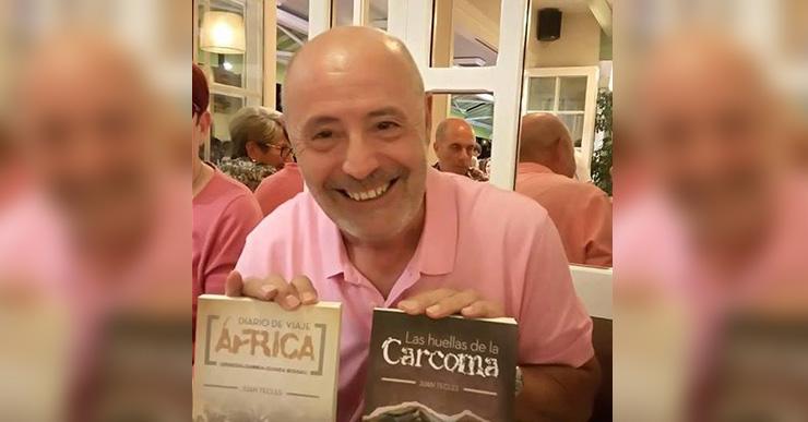 Juan Tecles presenta dos llibres escrits per ell mateix, un dels quals és una novel·la policíaca