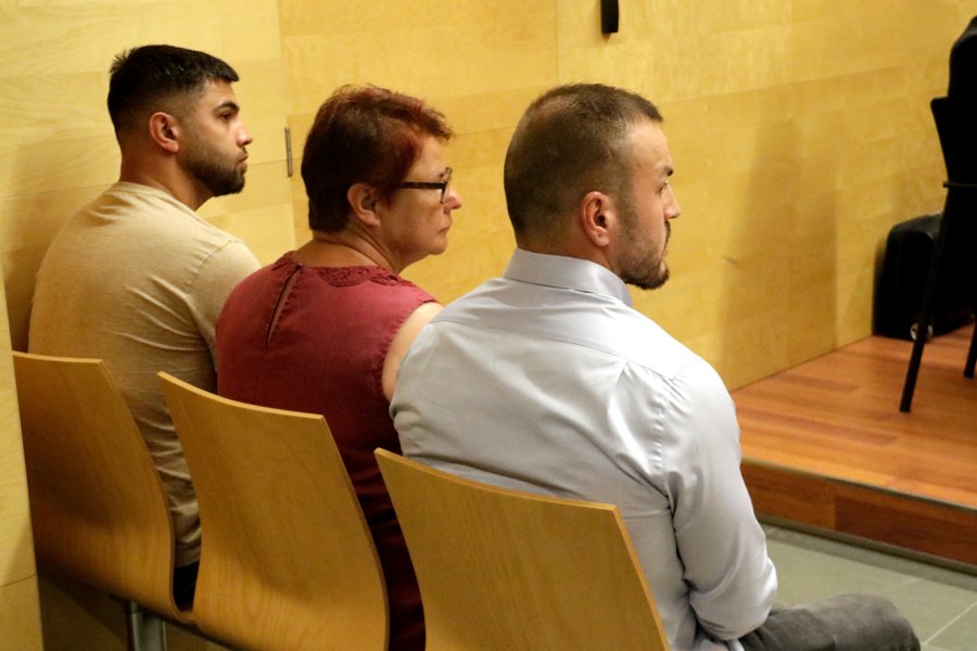 Els acusats del crim, aquest dilluns, a l'Audiència de Girona.