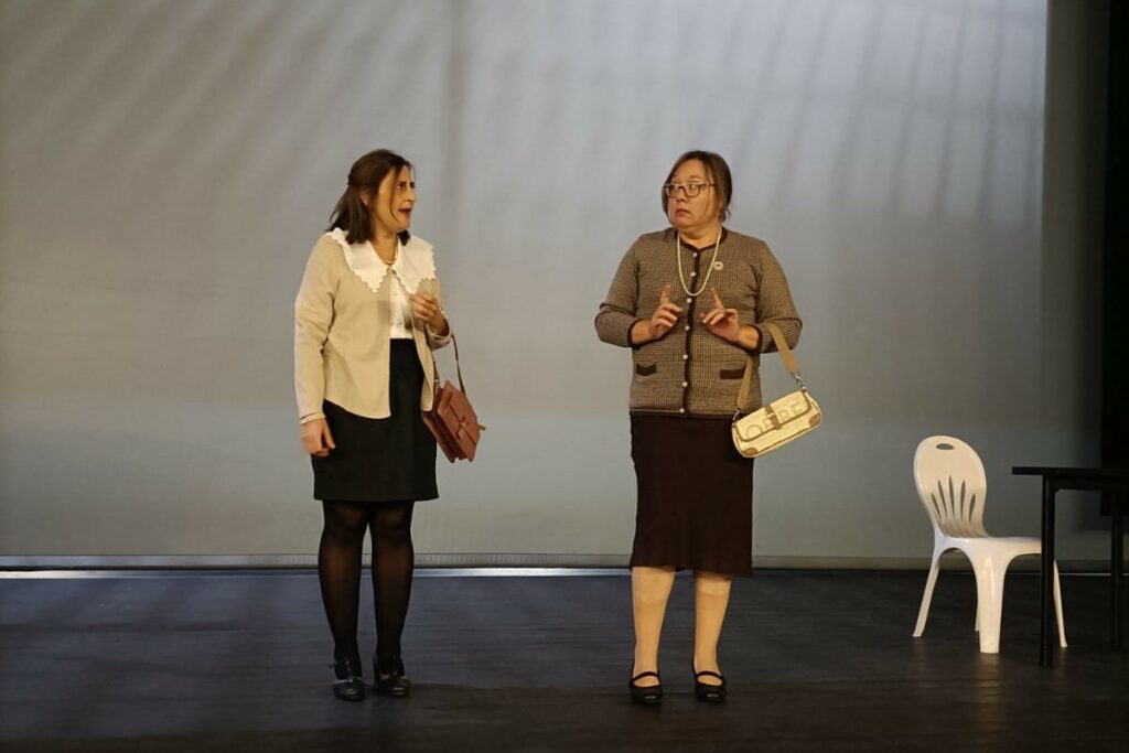Alicia Herreros i Montse Xirgu, en un assaig (Aula Municipal de Teatre)