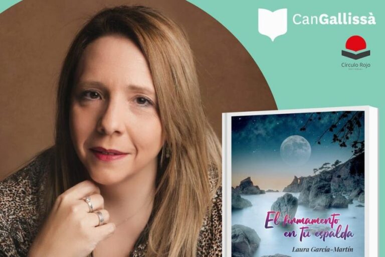 Laura Garcia, amb el llibre 'El firmamento en tu espalda'.