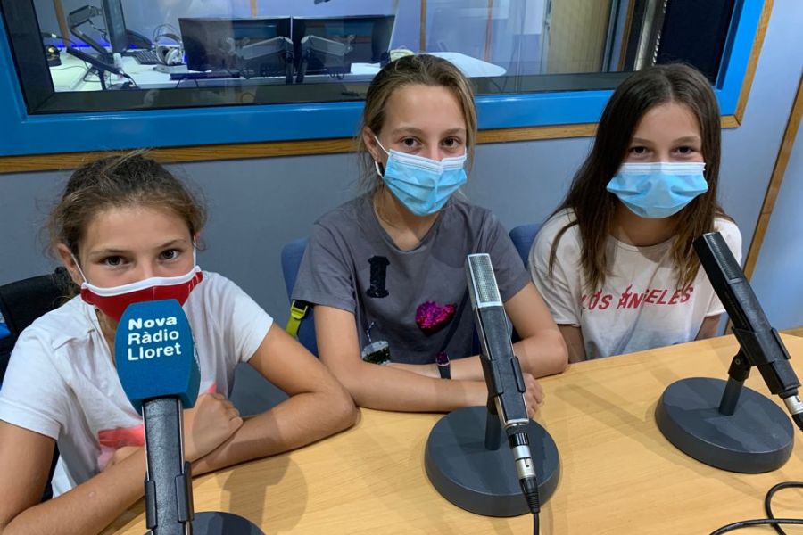 Mariona Uriel, Carlota Planiol i Mia Orpí, als estudis, el passat mes de juliol.