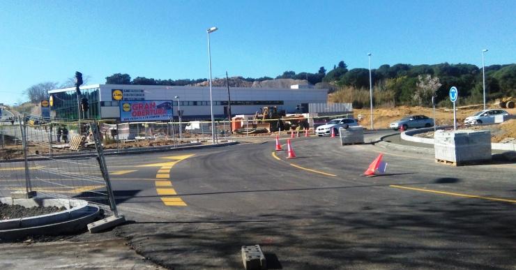 El Lidl no ha pogut obrir aquest dijous en no estar acabats els accessos