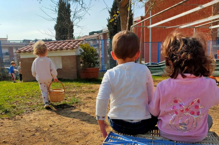Infants en una de les llars municipals de Lloret.