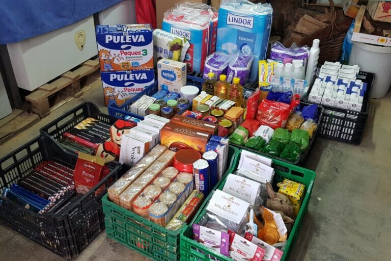 Alguns dels productes recollits (Associació de veïnes i veïns de Lloret de Dalt)
