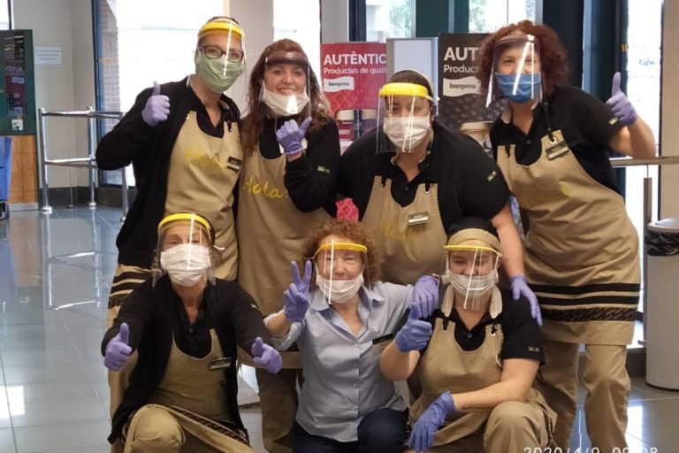 Els Makers de Lloret, que imprimeixen viseres en 3D, impulsen una campanya de micromecenatge