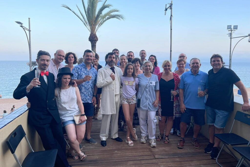Els intèrprets i responsables de la visita, amb regidors de l'Ajuntament.