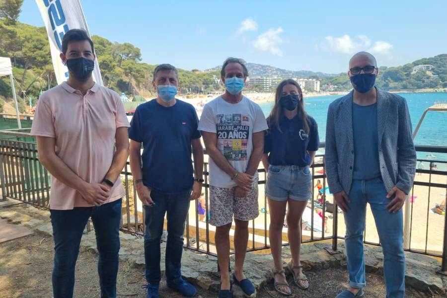 Els representants de l'Ajuntament, del Som de Mar i de Xatrac, hores abans del concert.