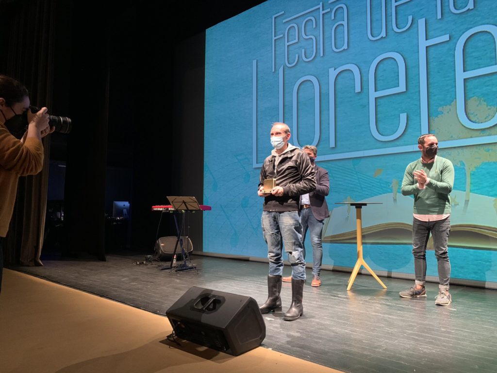 Albert Torras guanya, amb l’obra ESCALES AL CEL, la nova categoria de microrelats .
