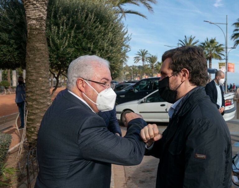 Miguel Moreno, amb Pablo Casado a Lloret a principis del 2021 (Facebook)