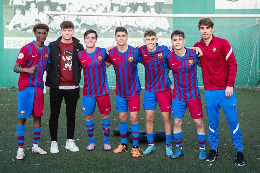 Juanola i altres jugadors del Barça.
