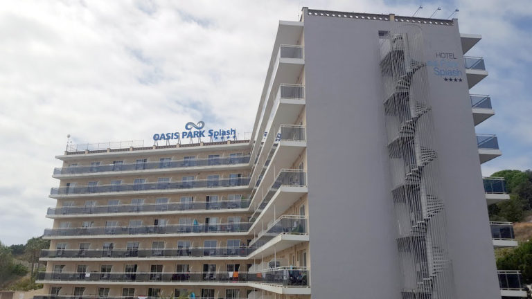 Ingressen els primers pacients lleus de coronavirus de La Selva i Maresme a un hotel de Calella