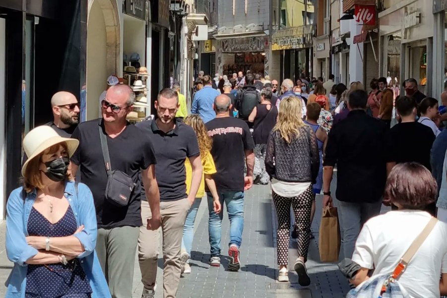 Turistes i visitants per Setmana Santa a Lloret.