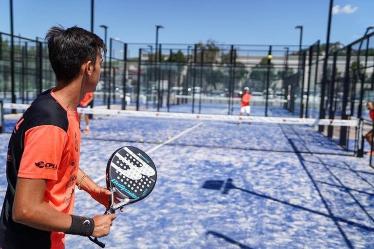 Jugant a pàdel (Club Tennis i Pàdel Lloret)
