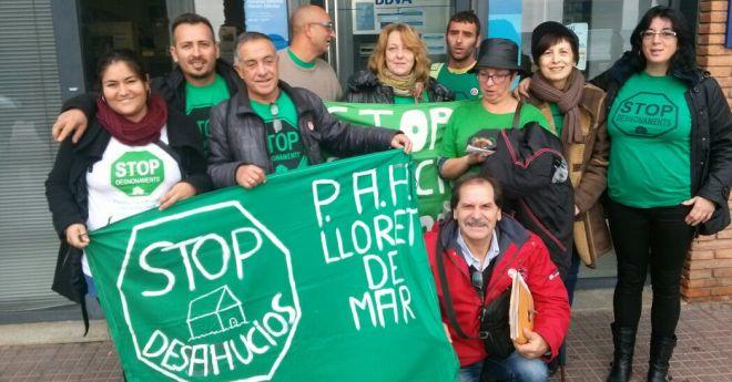 La PAH ocupa el BBVA de Lloret per incomplir un acord de dació