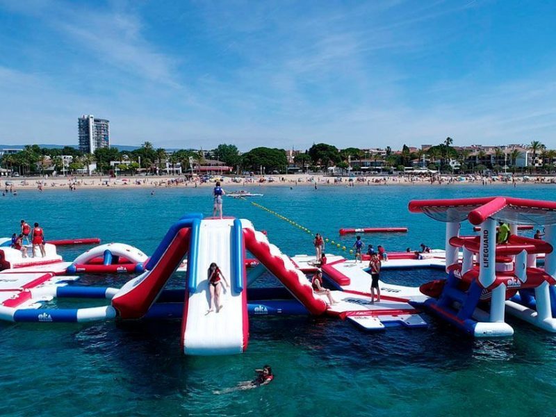 Parc aquàtic al mar