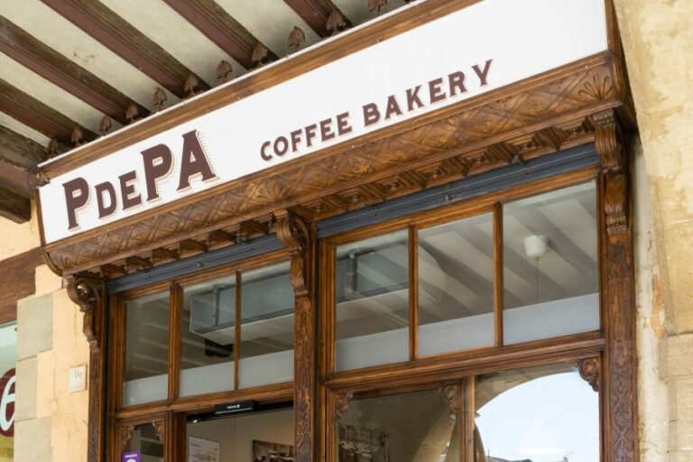 La façana del local de Vic (PdePà)