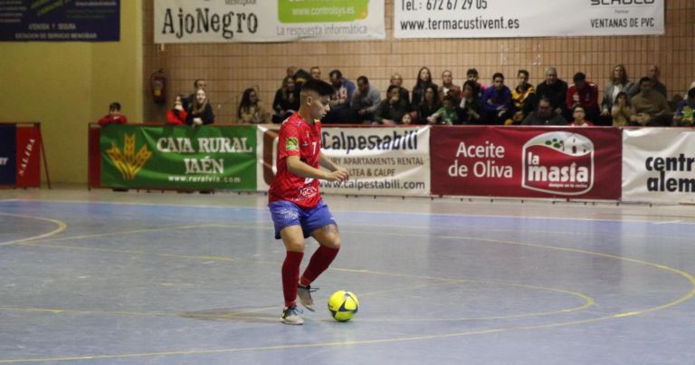 El lloretenc Pedro Flores afronta el seu segon any com a jugador professional de futbol sala a l’Atlético Mengíbar