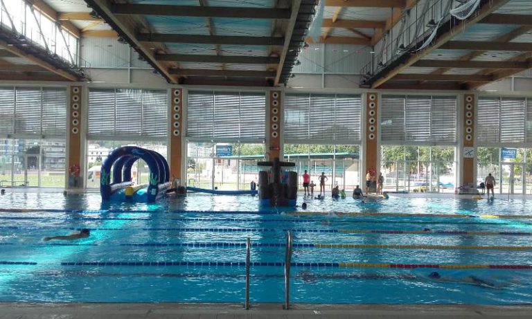 Més de 66.000 metres nedats per lluitar contra l’Esclerosi Múltiple, a la Piscina de Lloret