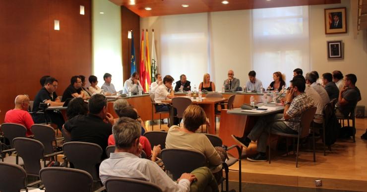 ICV – EUiA vol que les companyies de telefonia mòbil paguin per l’ús del sòl