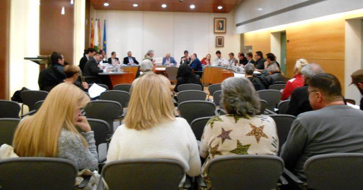 Tots els regidors i l’alcalde signen en la campanya per reclamar les urgències nocturnes