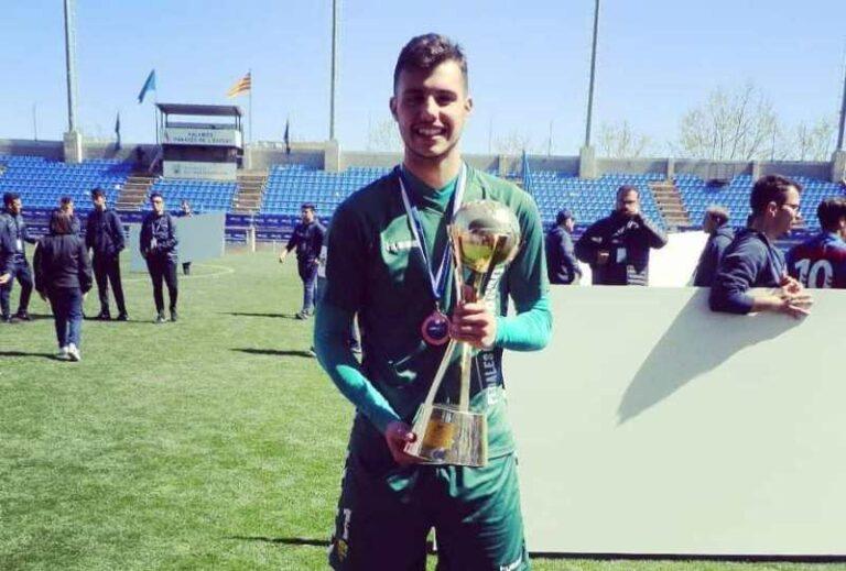 El porter lloretenc Sergio Gómez, campió del MIC amb la Unió Esportiva Llagostera