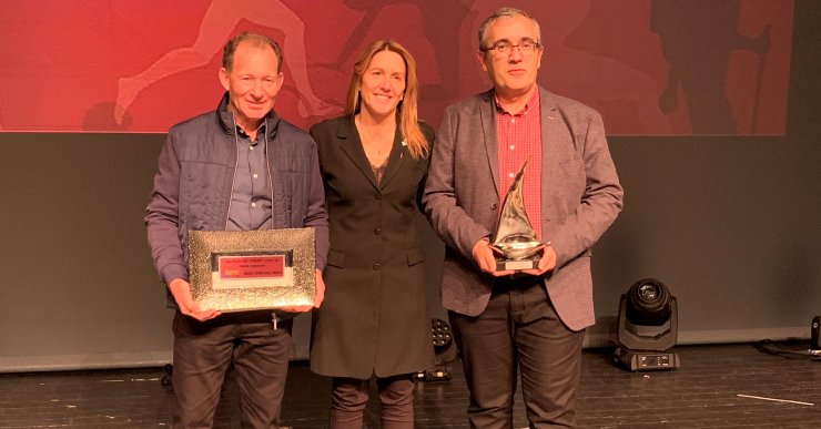 Manel Fernández recull el Forjador de l’Esport i el Bàsquet Lloret, el Premi Llevant