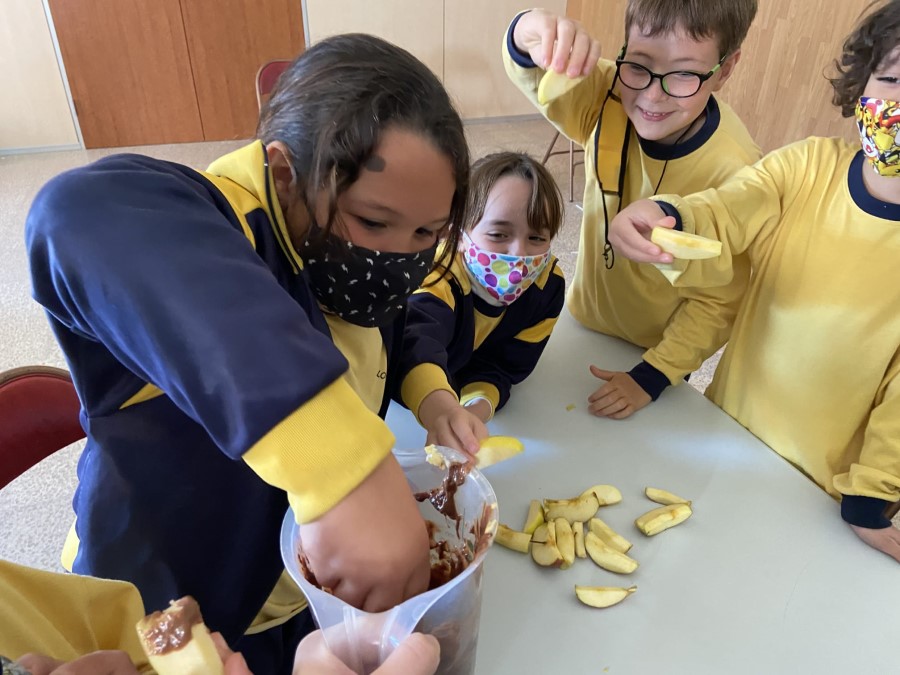 Els infants provant aliments saludables (MIHNI)
