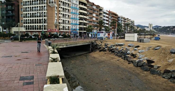L’Ajuntament estudiarà la possibilitat de cobrir el tram final de la riera