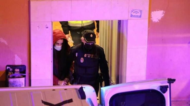 Moment de la detenció de la parella a Saragossa (324.cat).