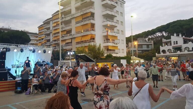Sardanes, a les festes del 2019 (Ajuntament de Lloret)