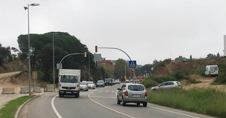 Nou semàfor per a vianants davant de la caserna de la Policia Local