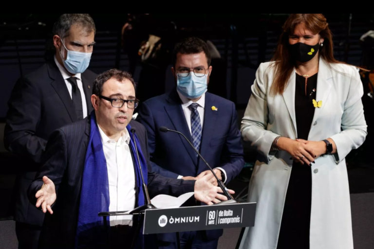 Sergi Belbel durant el discurs del Premi Sant Jordi (Cèlia Atset - Diari Ara)
