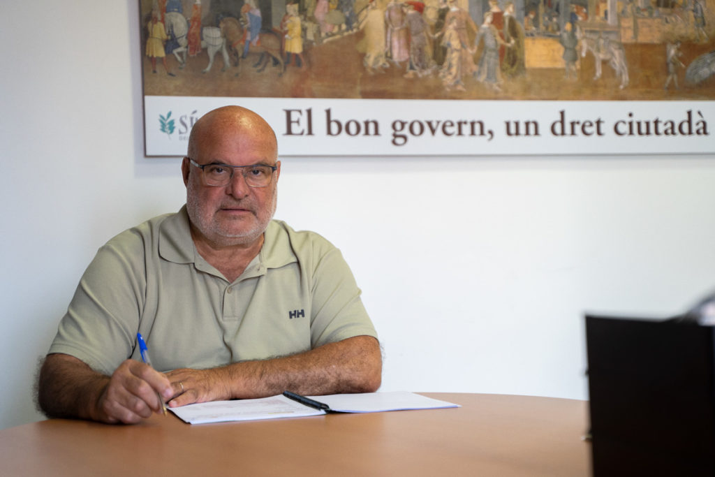 El Síndic del Ciutadà, Quim Teixidor, al seu despatx