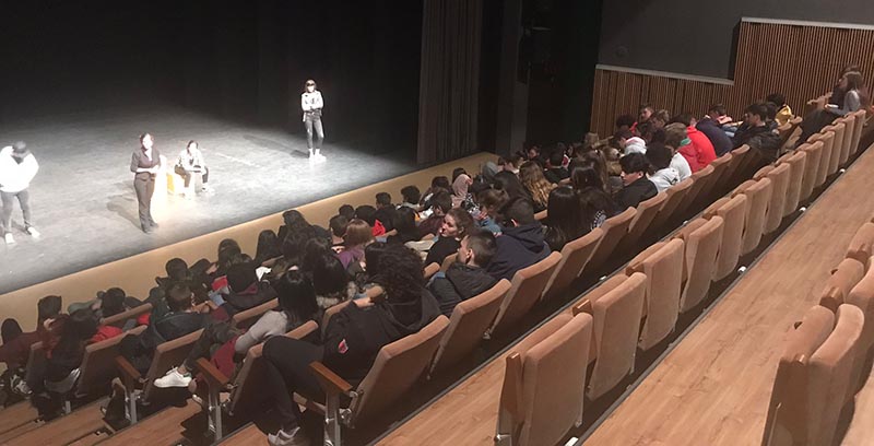 Un dels tallers d'Igualtat amb alumnes, al Teatre de Lloret.