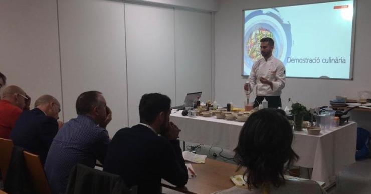 La Fundació Alícia ensenya als restauradors i hotelers de Lloret com ha de ser una dieta ‘veggie’