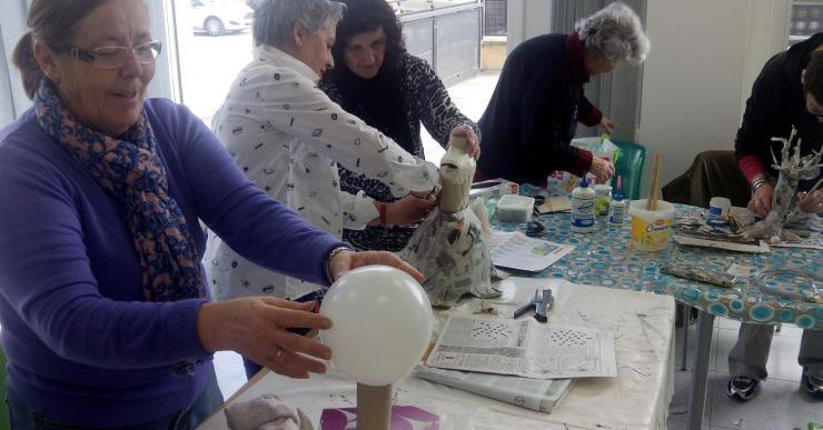 Els veïns poden sol·licitar el centre cívic per organitzar-hi cursos o tallers