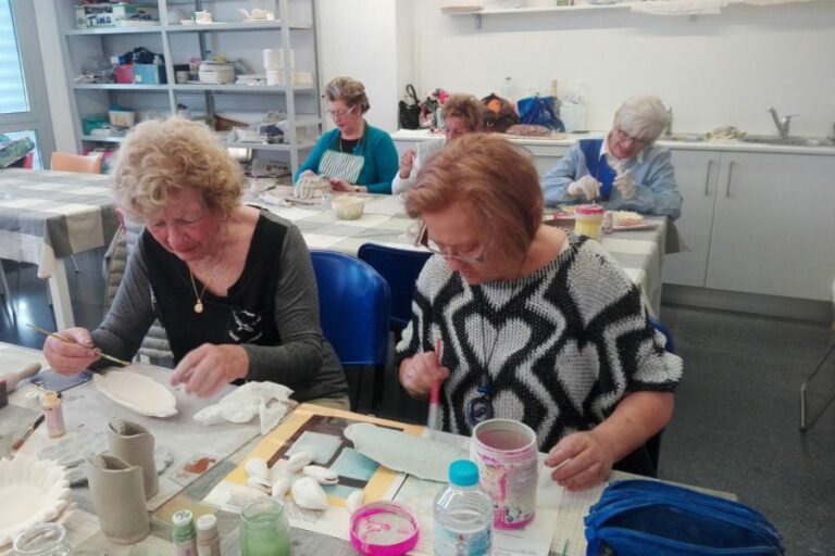 tallers manualitats gent gran