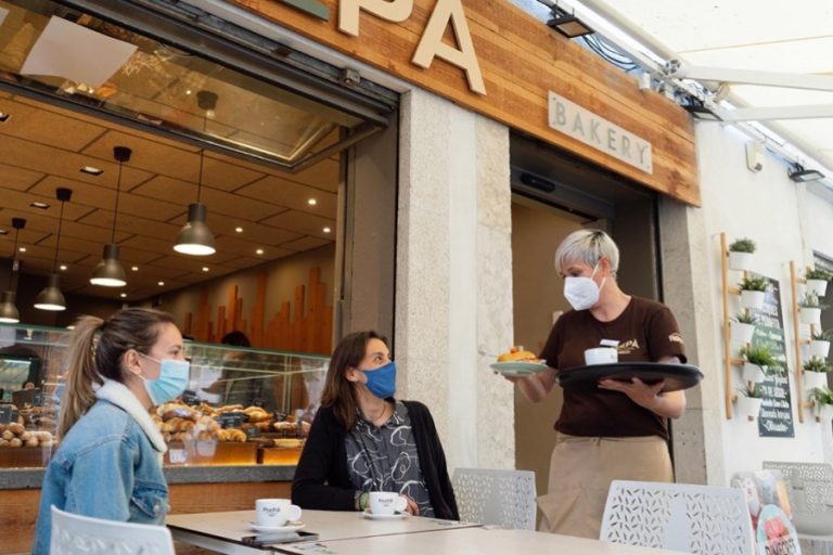 Clientes en una terrassa (PdePÀ)