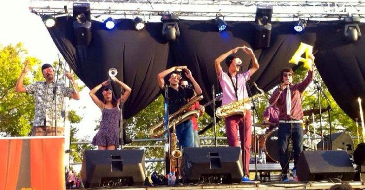 El teatre celebra el cinquè aniversari amb un concert de música infantil adaptada al reggae