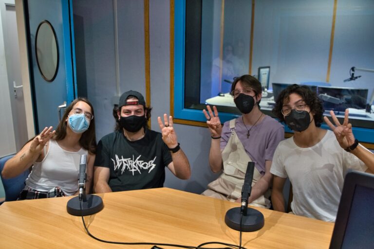 Triwe als estudis de la radio