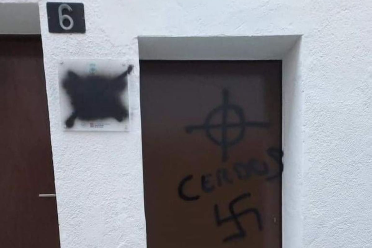 Atac vandàlic a la nova seu de la regidoria d'Igualtat (Ajuntament de Lloret de Mar)